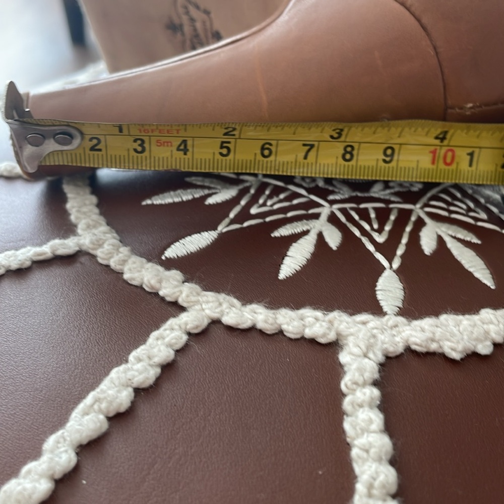 Rare anthro miss Albright Tan and Red Women's Heels 👠 - Picture 10 of 11